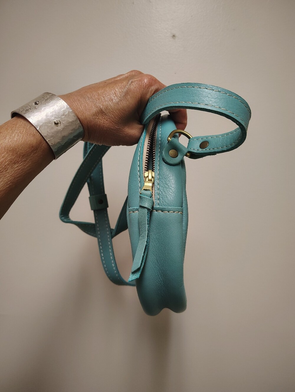 Portland Leather Round Crossbody Bag Powder Blue. - Picture 5 of 5